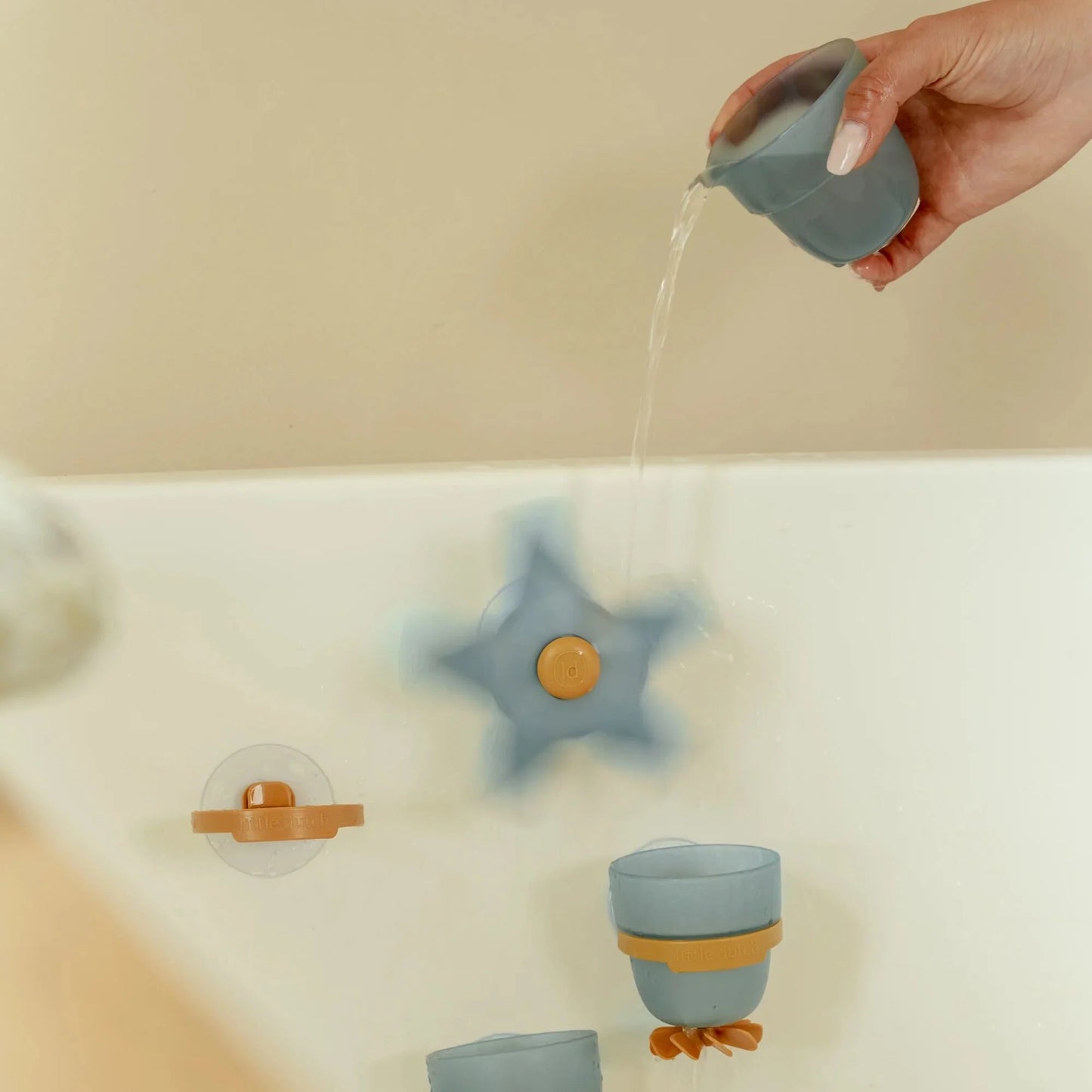 Little Dutch Badewannenbecher blau Seestern Essentials