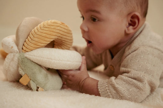 Little Dutch Greifball beige 16 cm Newborn Naturals