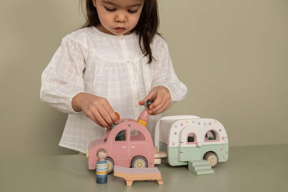 Little Dutch Spielzeugauto mit Wohnwagen Holz