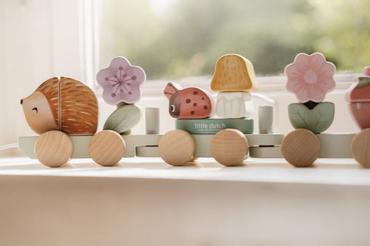 Holz Zug Igel Fairy Garden "Zur Taufe" Little Dutch