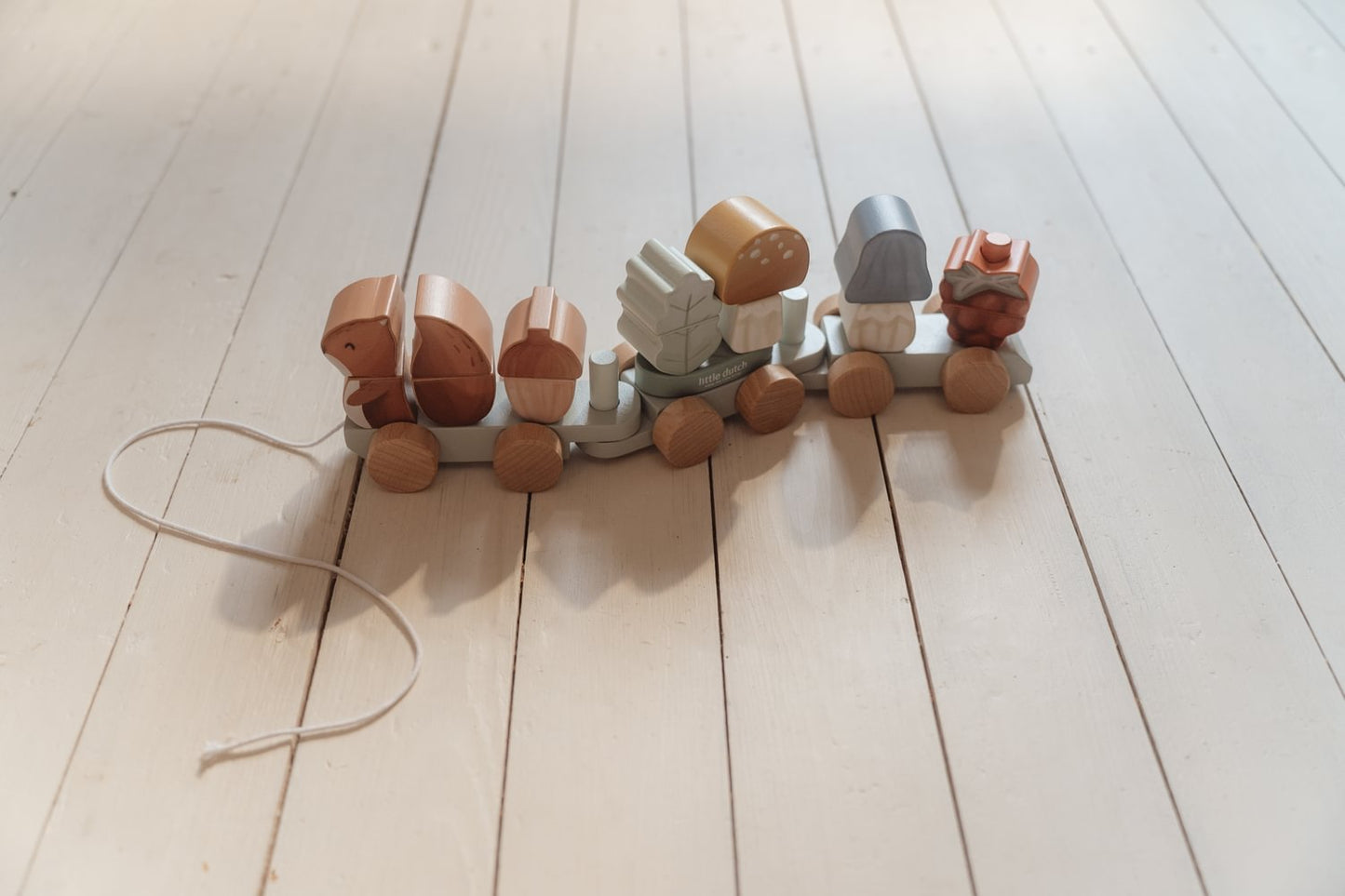 Holz Zug Eichhörnchen Forest Friends "Zur Geburt" Little Dutch