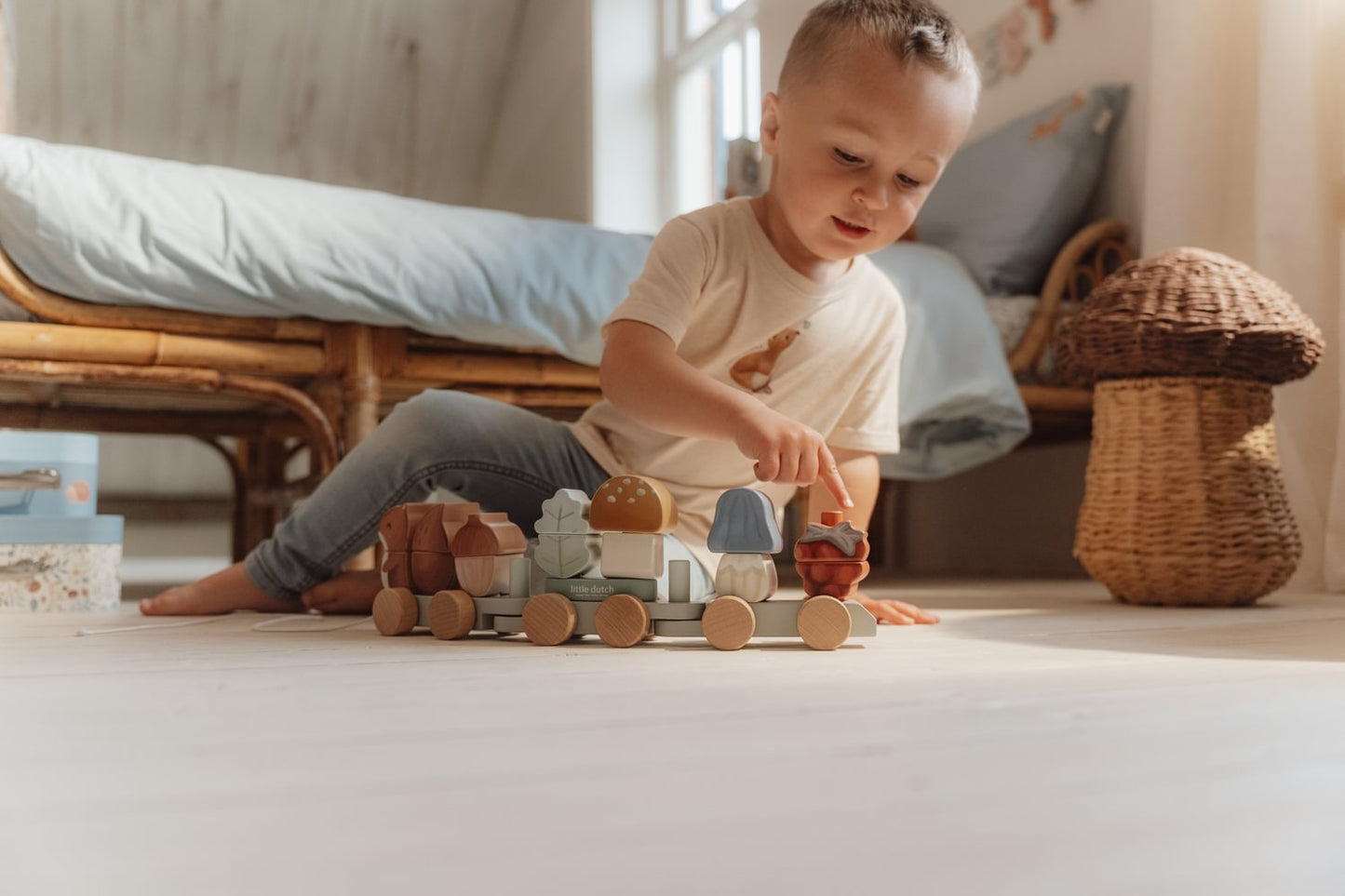 Holz Zug Eichhörnchen Forest Friends "Zur Taufe"  Little Dutch