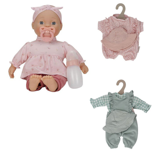 Puppen-Set Lily mit 2 süßen Bekleidungssets in Rosa und Grün Bundle Little Dutch