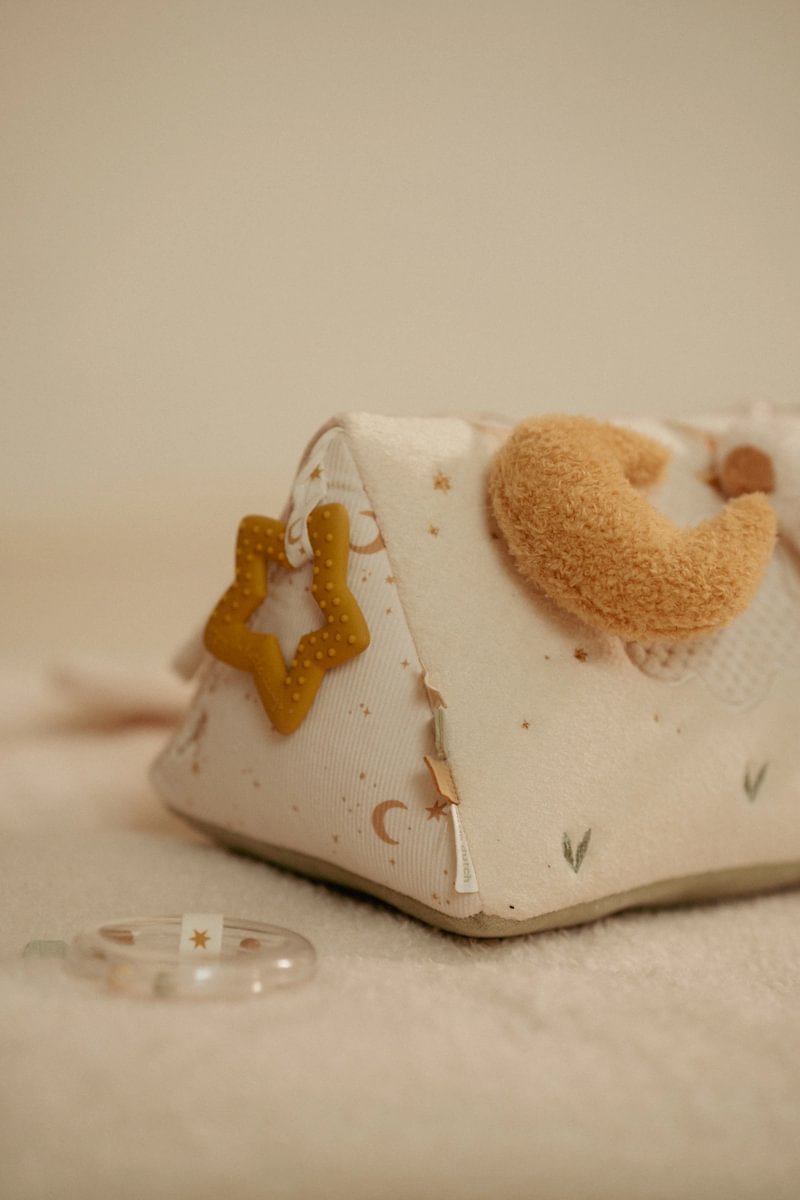 Little Dutch Aktivitäten Dreieck beige Newborn Naturals