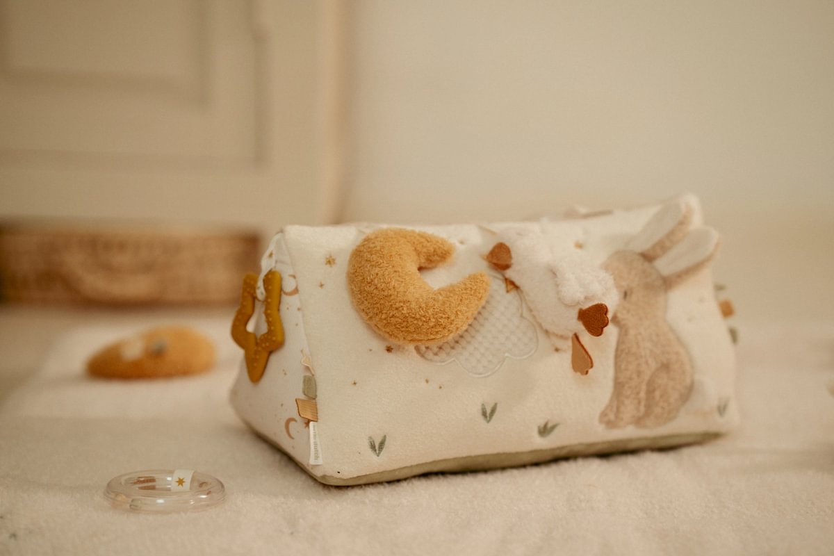 Little Dutch Aktivitäten Dreieck beige Newborn Naturals