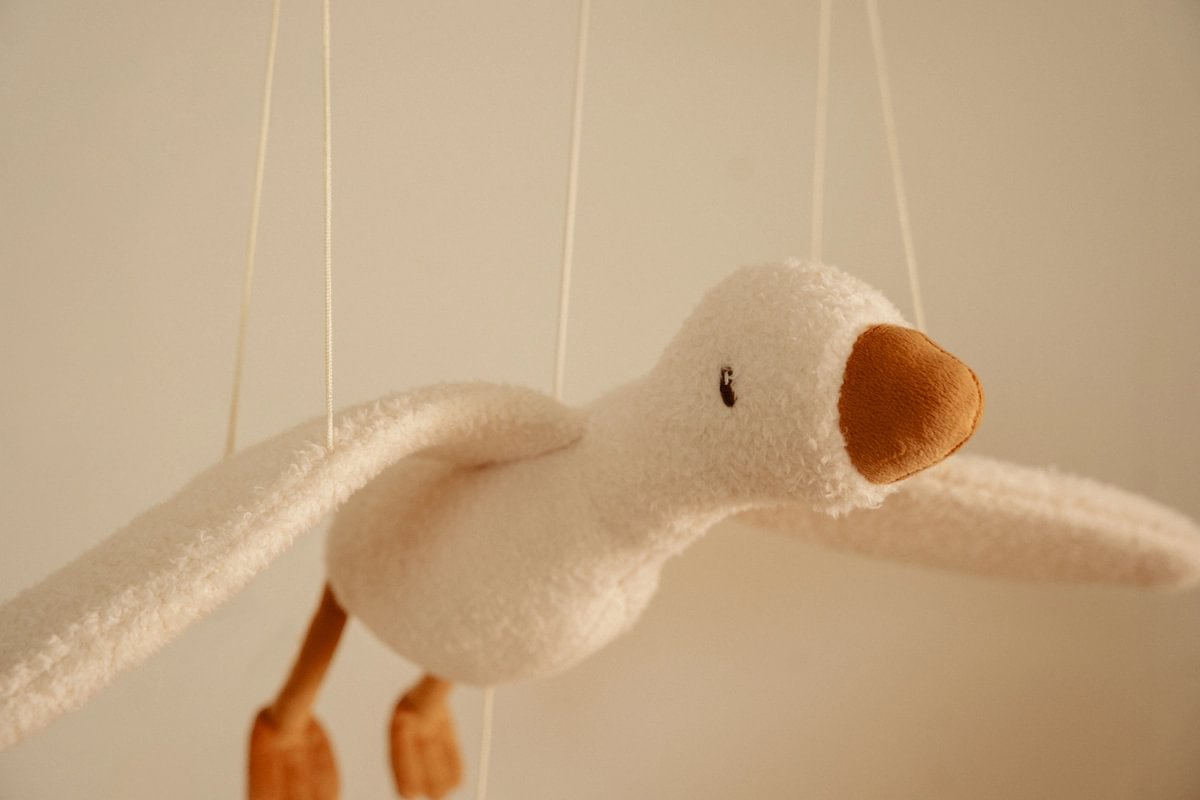 Schwebende Gans Little Goose Dekoration GRS Mobile Little Dutch