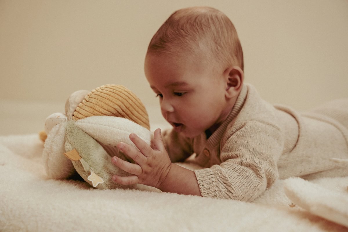 Little Dutch Greifball beige 16 cm Newborn Naturals