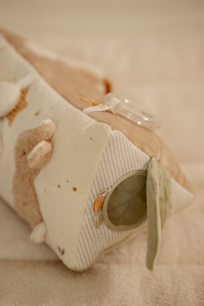 Little Dutch Aktivitäten Dreieck beige Newborn Naturals