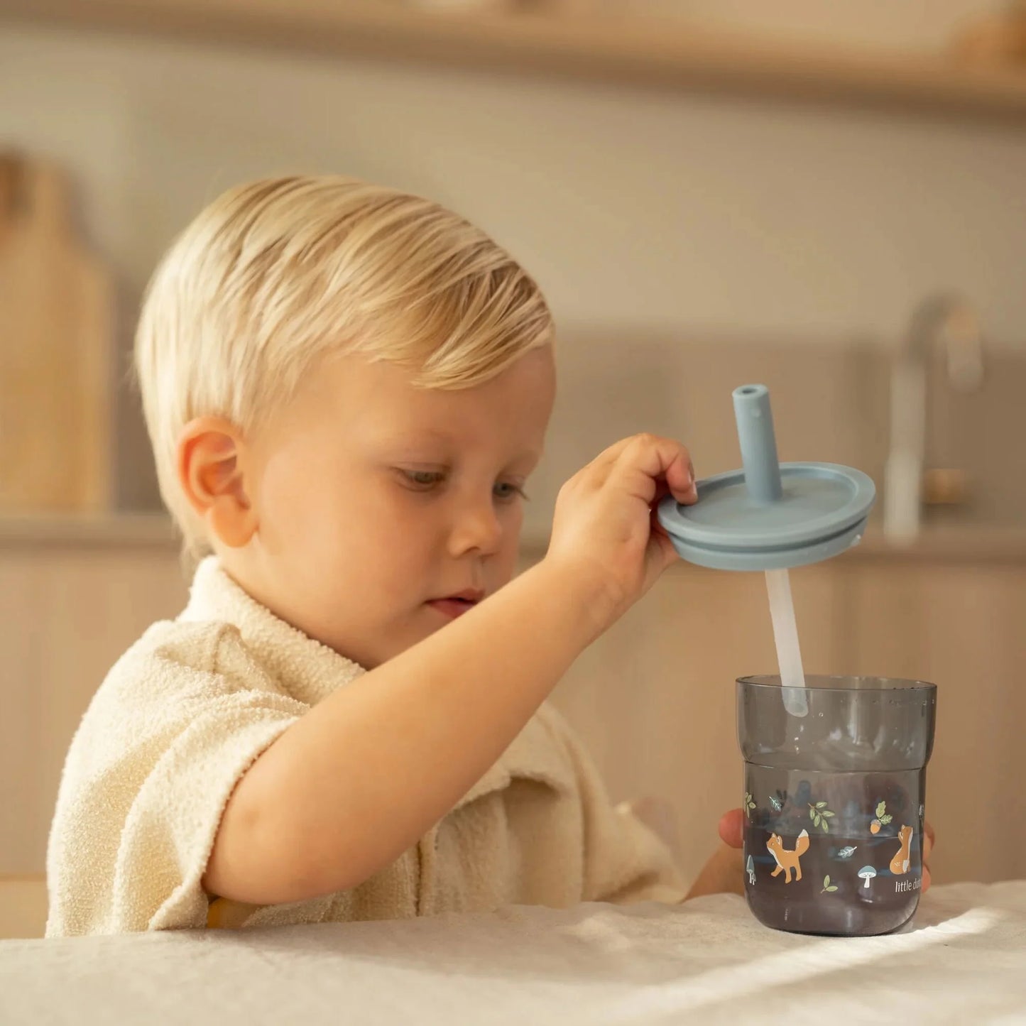 Little Dutch Kinder Trinkglas blau Mio 250ml mit Trinkhalm Mepal Forest Friends