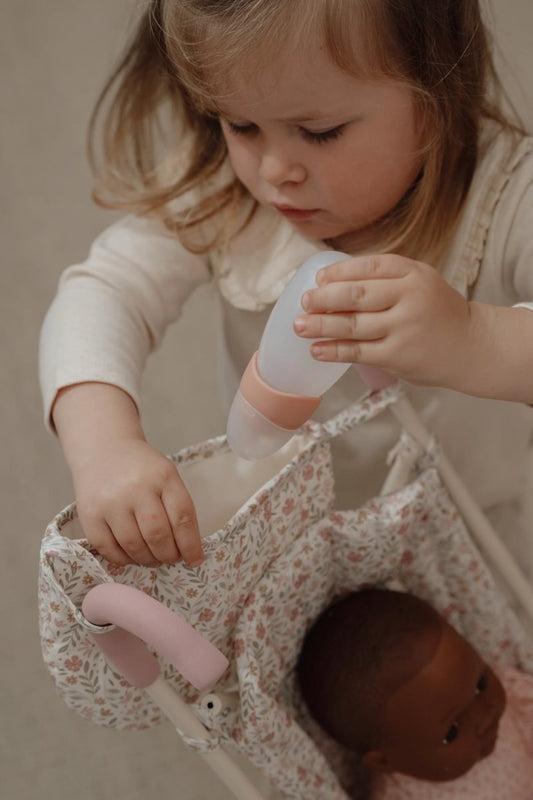 Puppe Buggy Set Noa und weisser Puppenbuggy Spiel Bundle Little Dutch