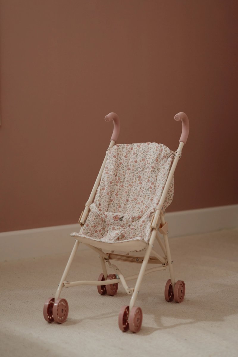 Puppe Buggy Set Noa und weisser Puppenbuggy Spiel Bundle Little Dutch