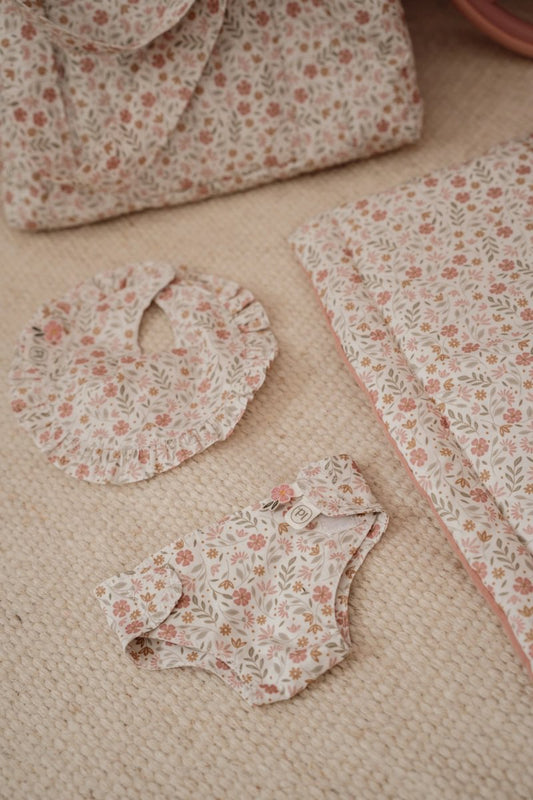 Bundle: Baby Puppe Noa + Puppenwickeltasche Little Dutch