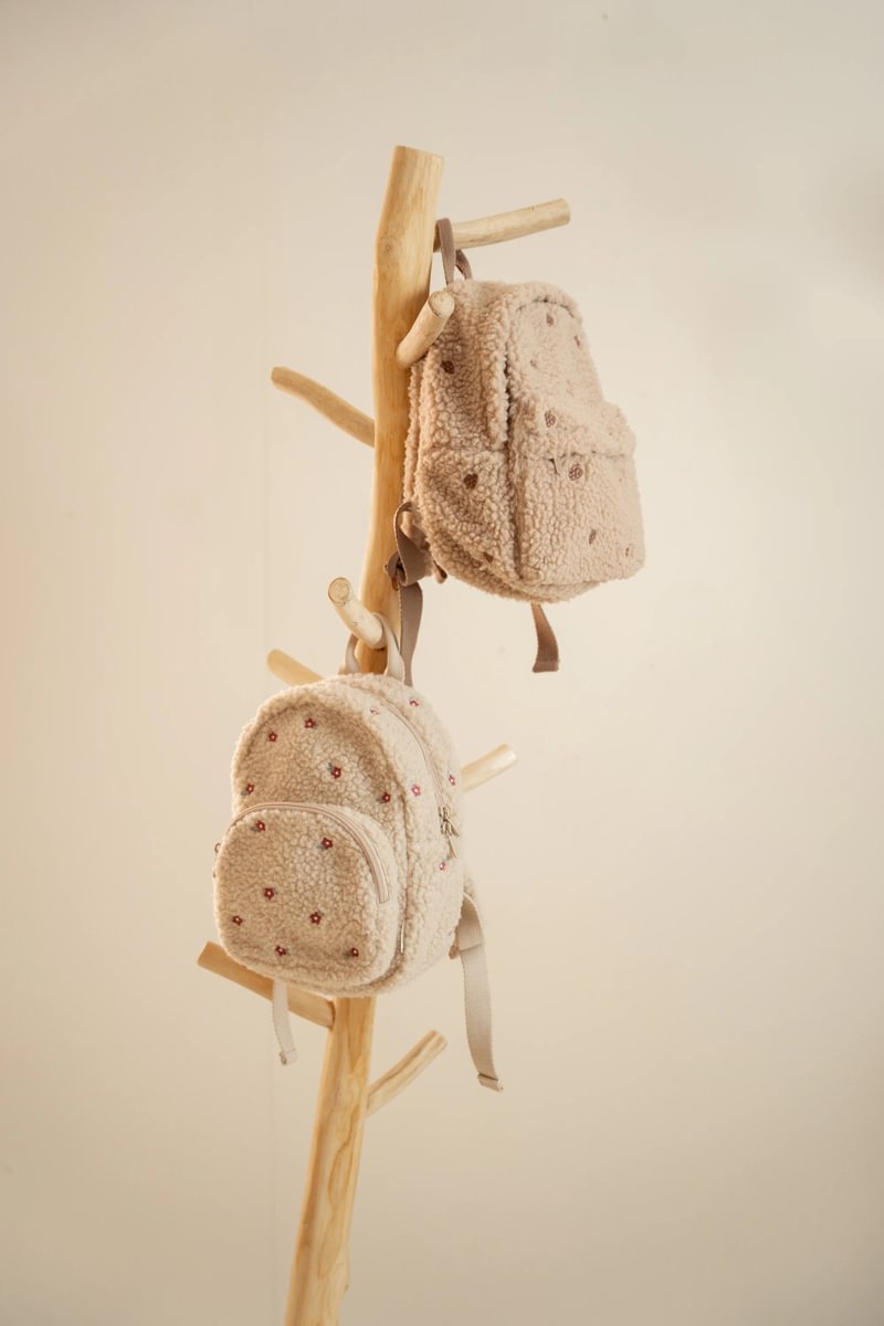 Kinderrucksack Teddy mit Blumen Sand Little Dutch